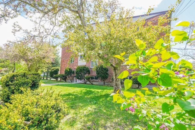 1274 Beacon 2, Newton, MA 02468