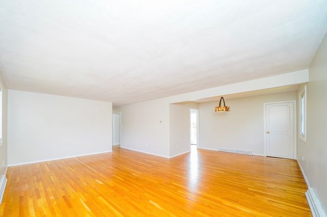 1274 Beacon 2, Newton, MA 02468