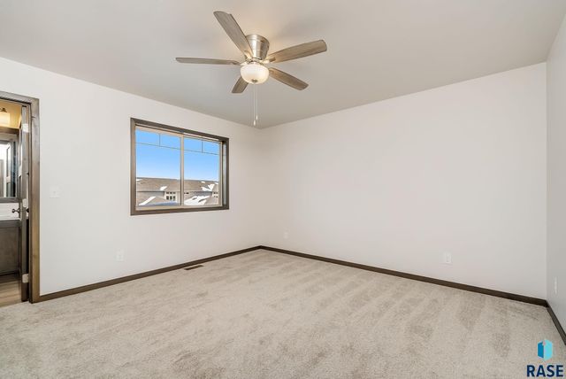 6142 S Bison Pl Place, Sioux Falls, SD 57108