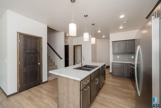 6142 S Bison Pl Place, Sioux Falls, SD 57108