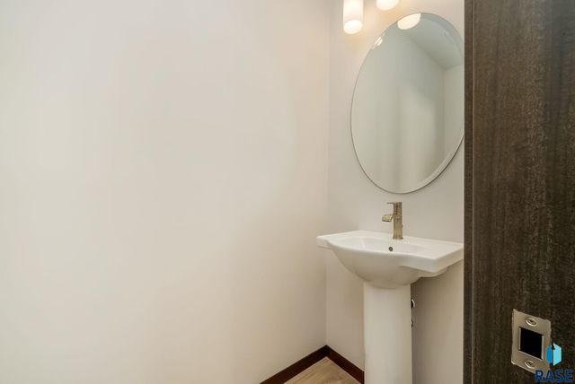 6142 S Bison Pl Place, Sioux Falls, SD 57108