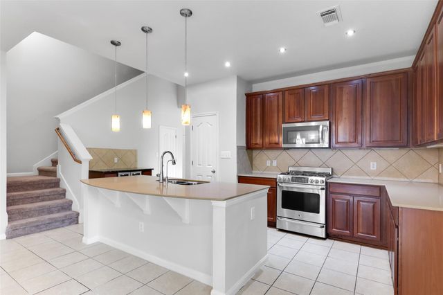 800 S Frontier LN, Cedar Park, TX 78613