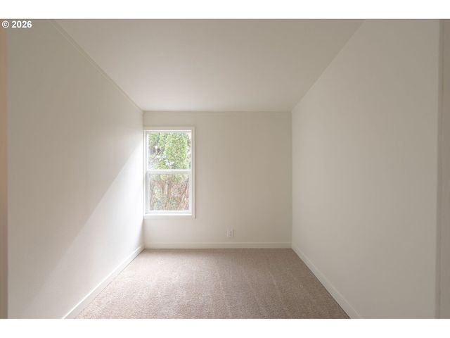 15205 Se MICHELLE Dr, Clackamas, OR 97015