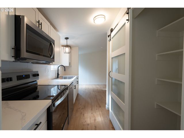 15205 Se MICHELLE Dr, Clackamas, OR 97015