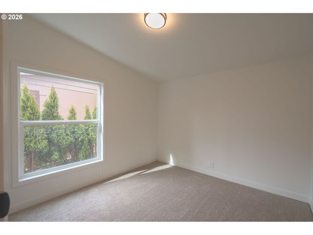 15205 Se MICHELLE Dr, Clackamas, OR 97015