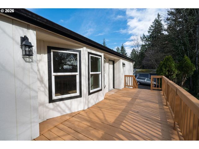 15205 Se MICHELLE Dr, Clackamas, OR 97015