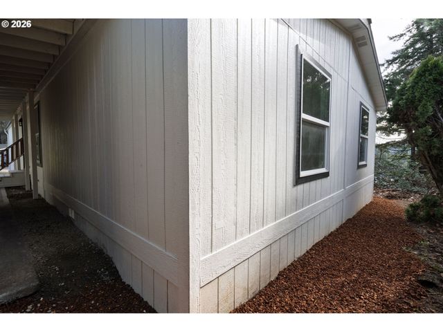 15205 Se MICHELLE Dr, Clackamas, OR 97015