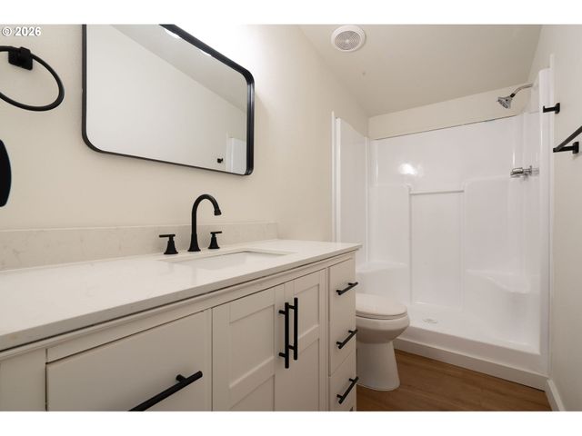 15205 Se MICHELLE Dr, Clackamas, OR 97015