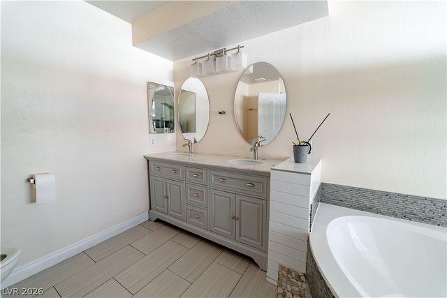 906 Sitting Bull Drive, Henderson, NV 89014