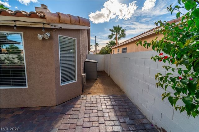 906 Sitting Bull Drive, Henderson, NV 89014