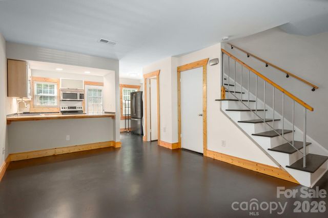 636 Chipley Avenue 8, Charlotte, NC 28205