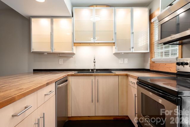 636 Chipley Avenue 8, Charlotte, NC 28205