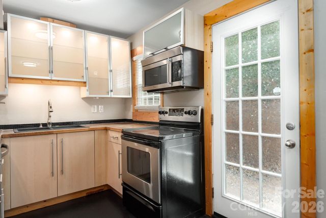 636 Chipley Avenue 8, Charlotte, NC 28205