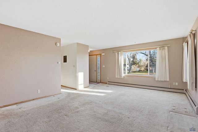 325 S CANYON RD, Rapid City, SD 57702