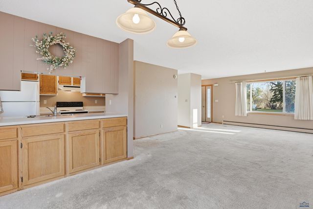 325 S CANYON RD, Rapid City, SD 57702