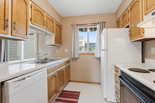 325 S CANYON RD, Rapid City, SD 57702