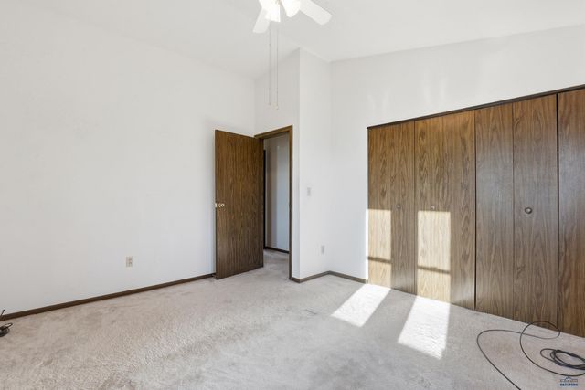 325 S CANYON RD, Rapid City, SD 57702