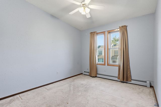 325 S CANYON RD, Rapid City, SD 57702