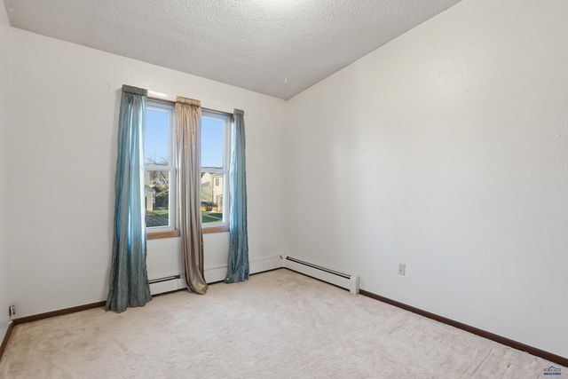 325 S CANYON RD, Rapid City, SD 57702