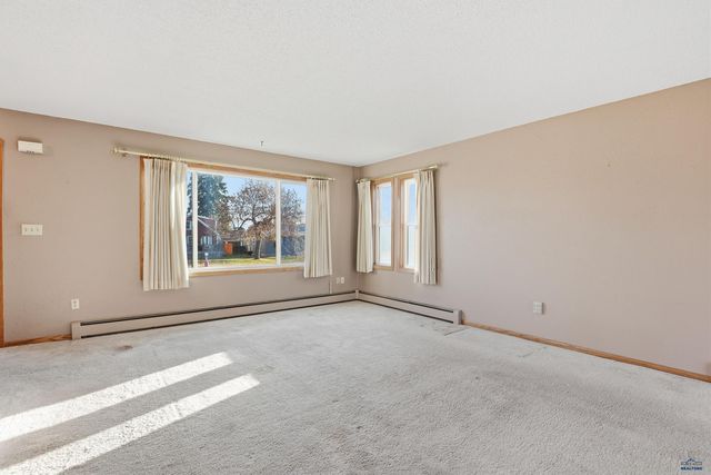 325 S CANYON RD, Rapid City, SD 57702