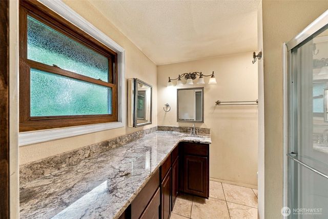 28327 183rd Avenue SE, Kent, WA 98042