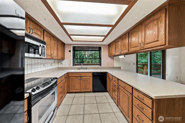 28327 183rd Avenue SE, Kent, WA 98042