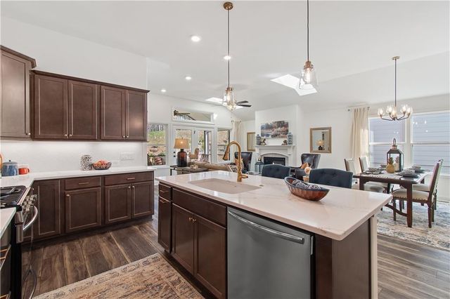 1307 Cedarcrest Boulevard, Acworth, GA 30101