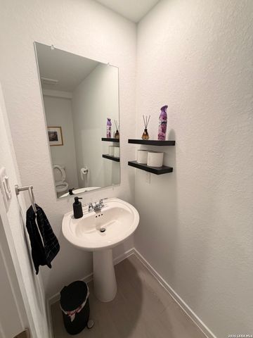 7238 Brownleaf Dr, San Antonio, TX 78227
