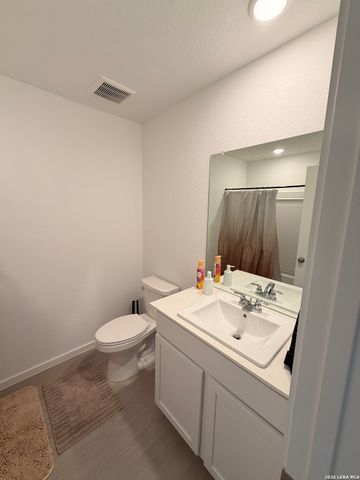 7238 Brownleaf Dr, San Antonio, TX 78227