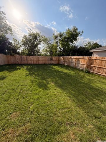 7238 Brownleaf Dr, San Antonio, TX 78227