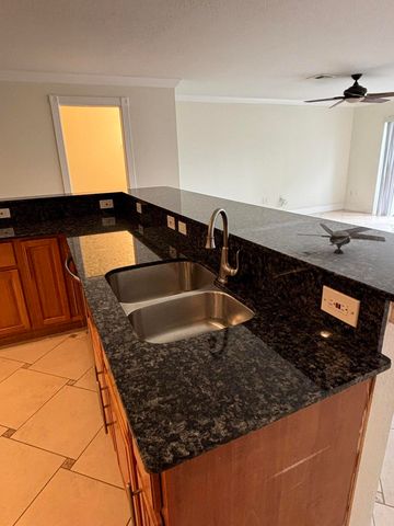 12577 Westhampton Circle, Wellington, FL 33414