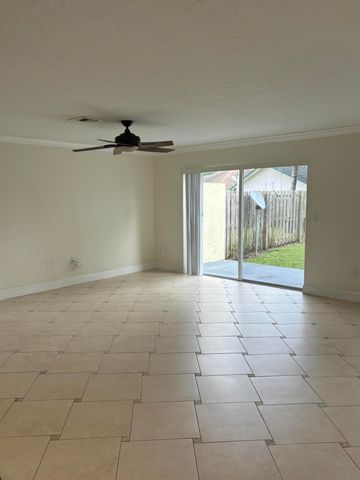 12577 Westhampton Circle, Wellington, FL 33414