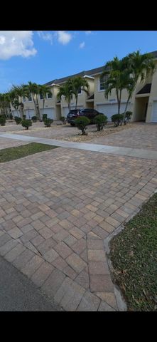 12577 Westhampton Circle, Wellington, FL 33414