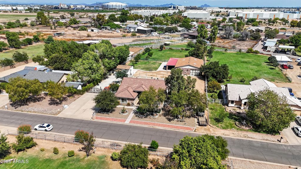 5723 N 106 Avenue N, Glendale, AZ 85307 — photo 2
