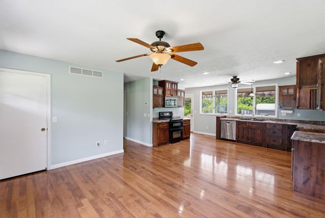 12218 SW 130th St, Augusta, KS 67010