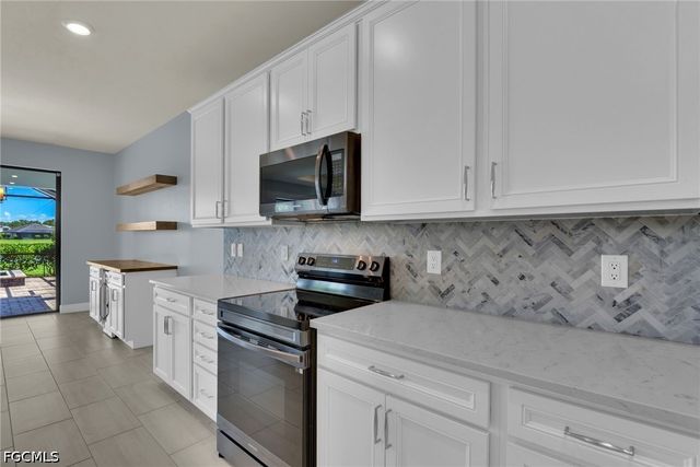 3943 Black Eagle LN, Fort Myers, FL 33966
