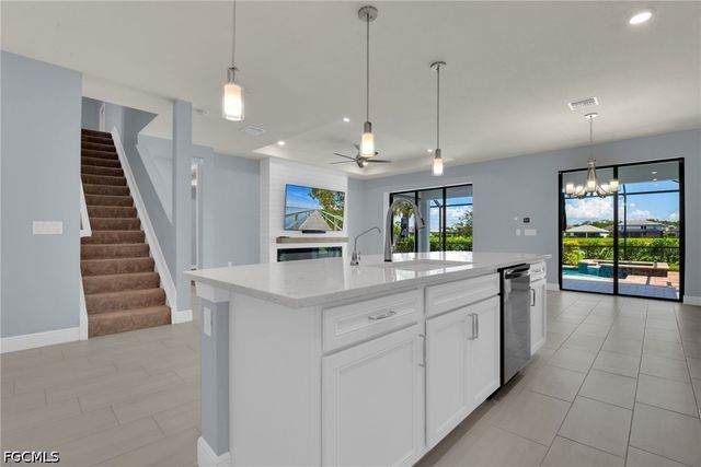3943 Black Eagle LN, Fort Myers, FL 33966