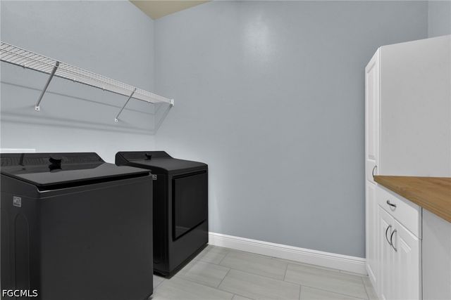 3943 Black Eagle LN, Fort Myers, FL 33966