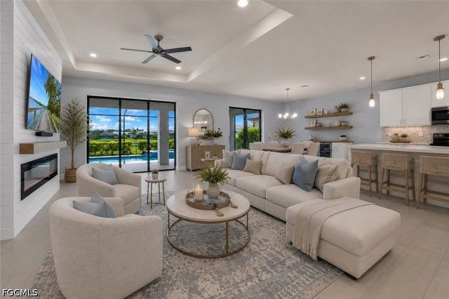 3943 Black Eagle LN, Fort Myers, FL 33966