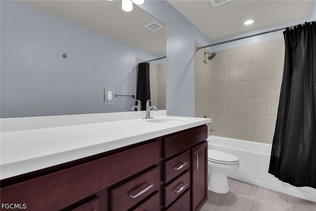 3943 Black Eagle LN, Fort Myers, FL 33966
