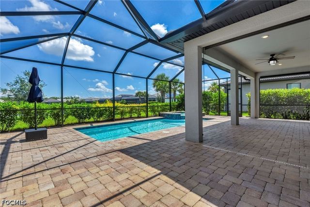 3943 Black Eagle LN, Fort Myers, FL 33966