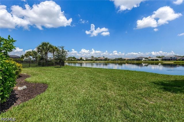 3943 Black Eagle LN, Fort Myers, FL 33966