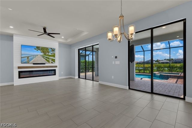 3943 Black Eagle LN, Fort Myers, FL 33966