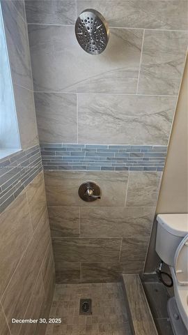 5030 SW 26th Ave 1, Dania Beach, FL 33312