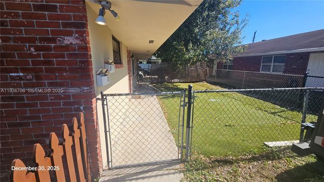 5030 SW 26th Ave 1, Dania Beach, FL 33312