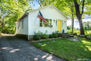 30 Carter Hill Road, Clinton, CT 06413