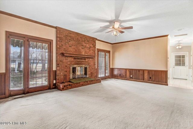 702 Hillcrest Drive, Mount Olive, NC 28365