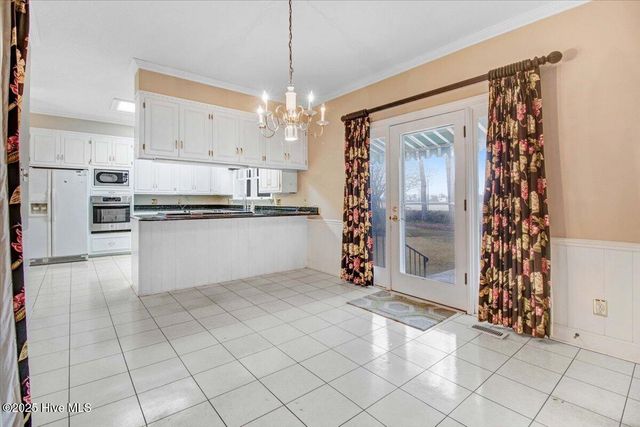 702 Hillcrest Drive, Mount Olive, NC 28365