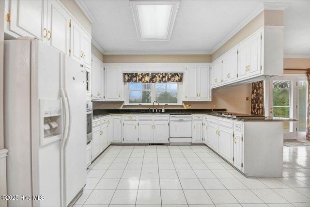 702 Hillcrest Drive, Mount Olive, NC 28365