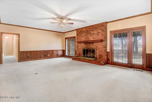 702 Hillcrest Drive, Mount Olive, NC 28365